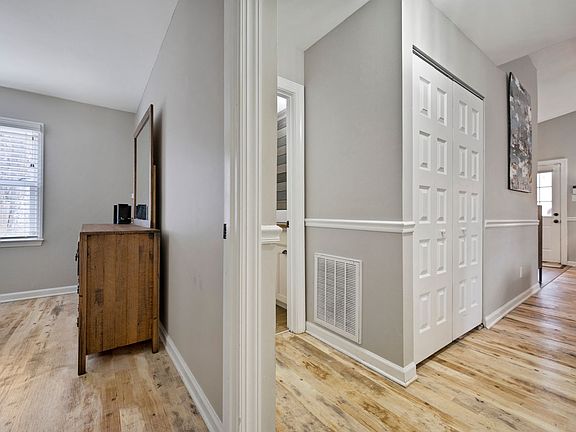 5th image of 2702 De Mille St