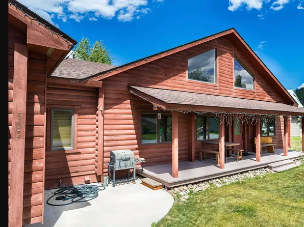 505 Snake River Dr, Alpine, WY 83128
