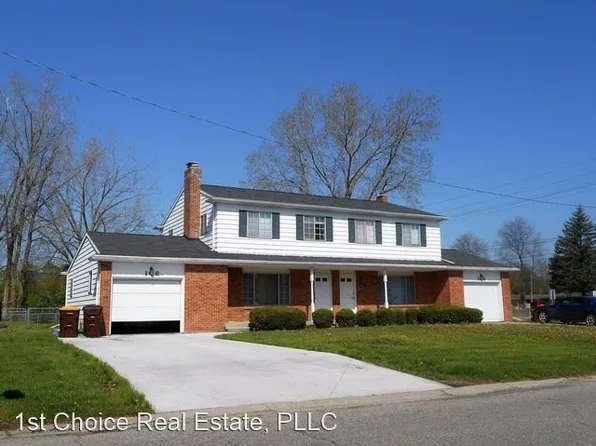 106 Green Meadows Dr, Lansing, MI 48917