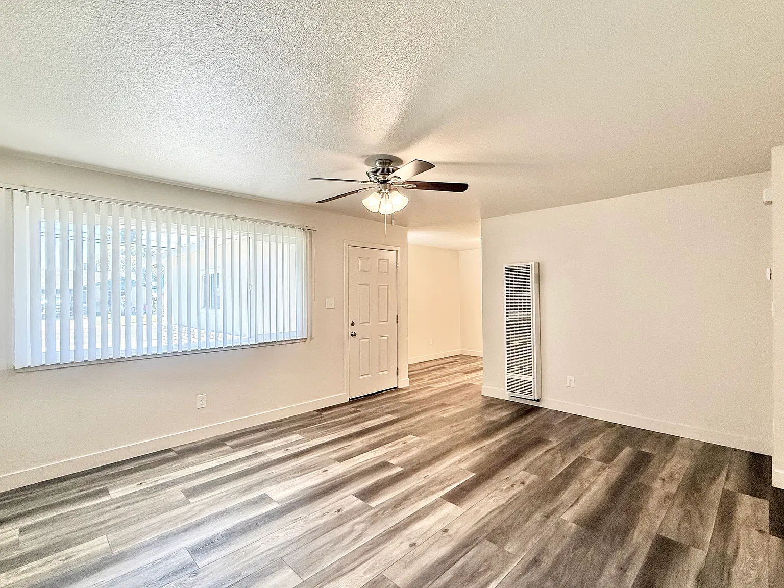 3 bed, $1,975 — Photo 4