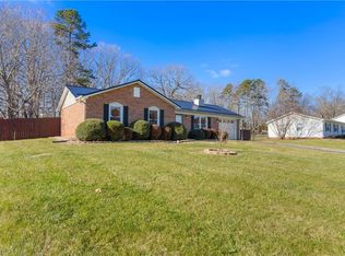 402 Hillcrest Dr, King, NC 27021