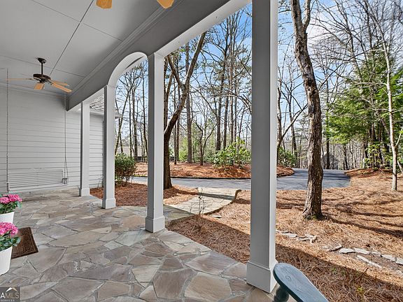 4th image of 1027 Hunters Trce