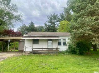 48 White Rd, Glenarm, IL 62536