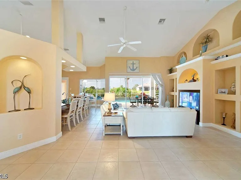 4114 NW 39th Ln — Photo 18