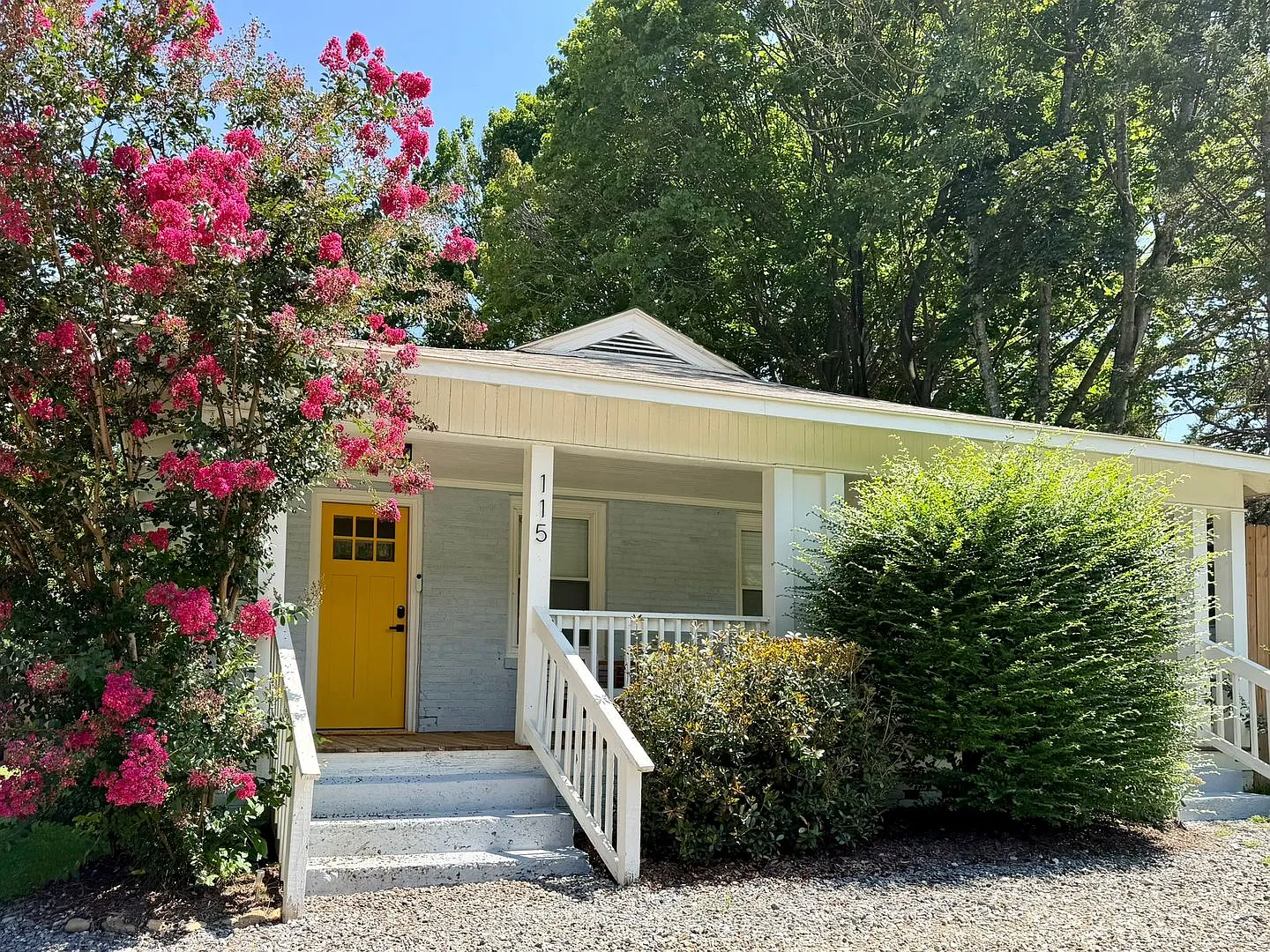 Remodel 3bd/2ba located in Beacon Village — Photo 2
