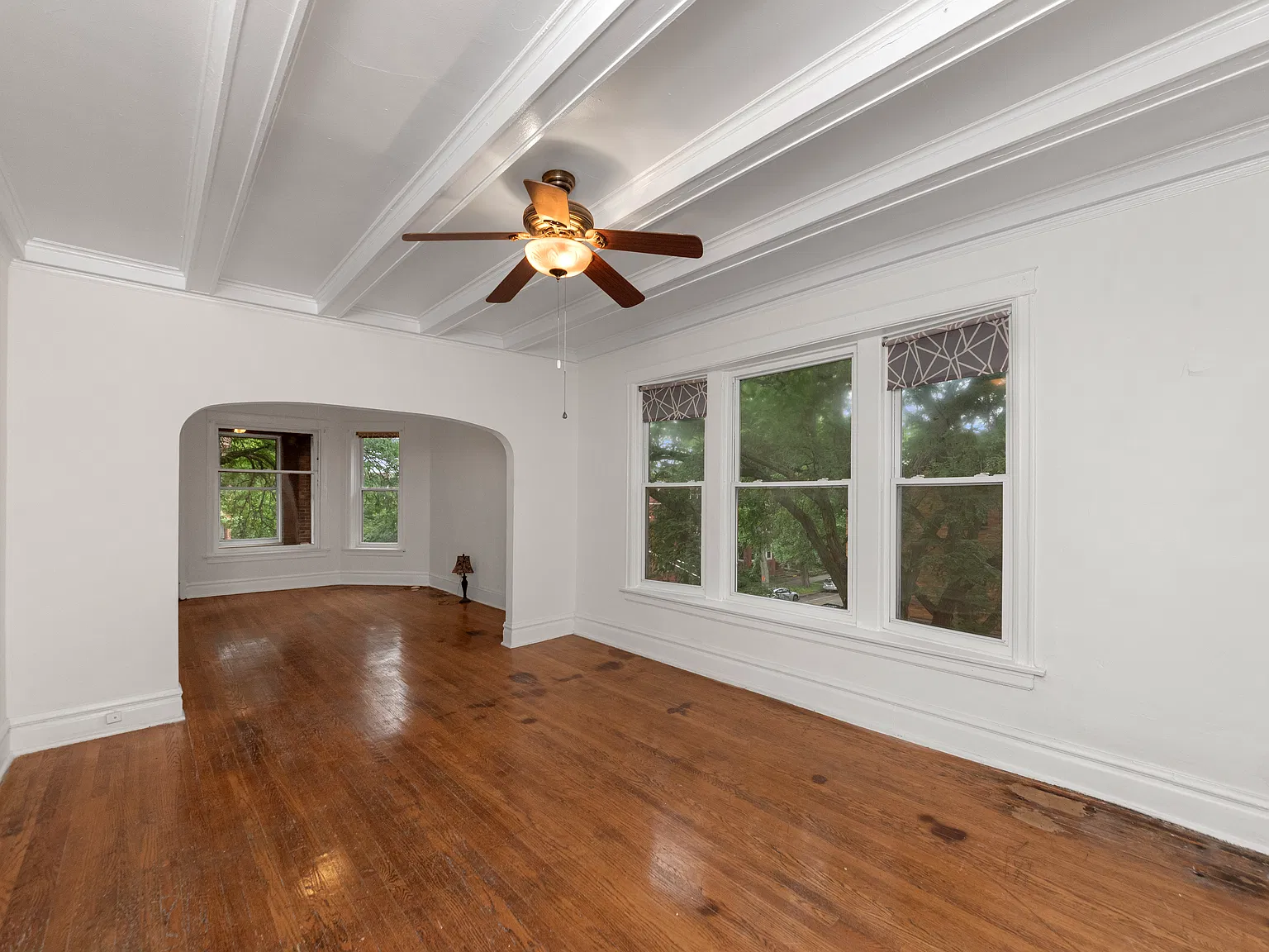 2 bed, 1.0 bath, 916 sqft, $2,035 — Photo 3