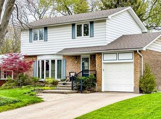 19 Chateau Ct, Hamilton, ON L9C 5P3