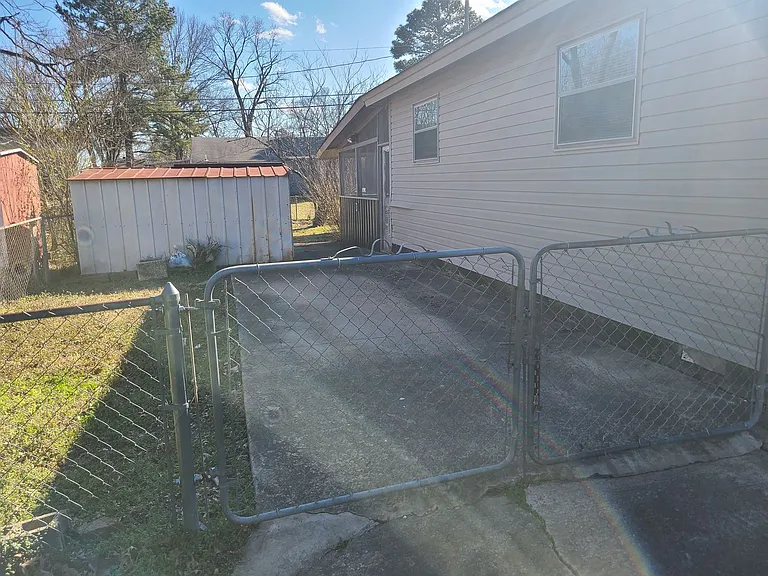604 Ellen Dr — Photo 28