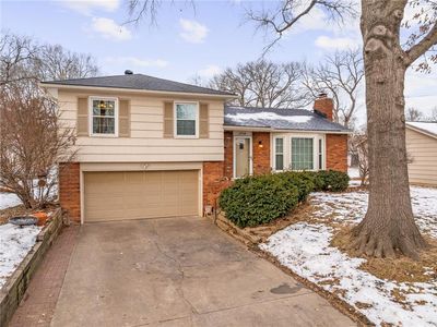 8704 W 72nd St, Prairie Village, KS, 66204