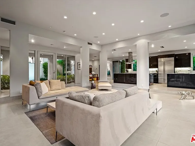 1175 Los Robles Dr — Photo 14