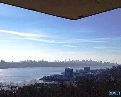 1st image of 1512 Palisade Ave APT 8P