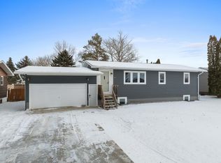 105 3rd Ave NW, Surrey, ND 58785