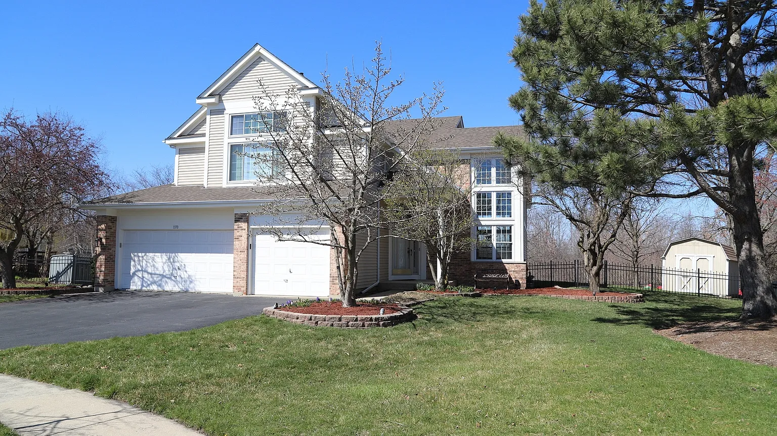 1370 Branden Ln photo 1