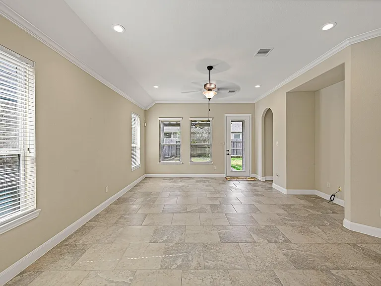 4906 Augusta Pointe Ct — Photo 10