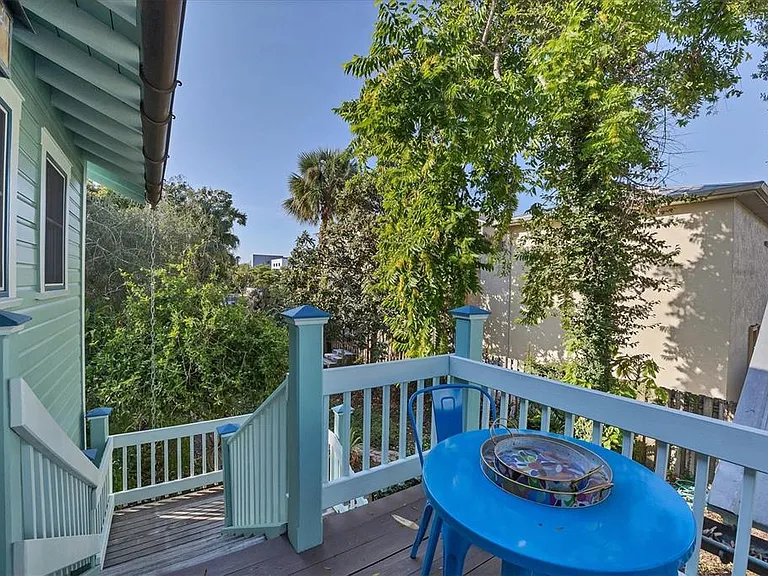 1716 Oak St — Photo 21