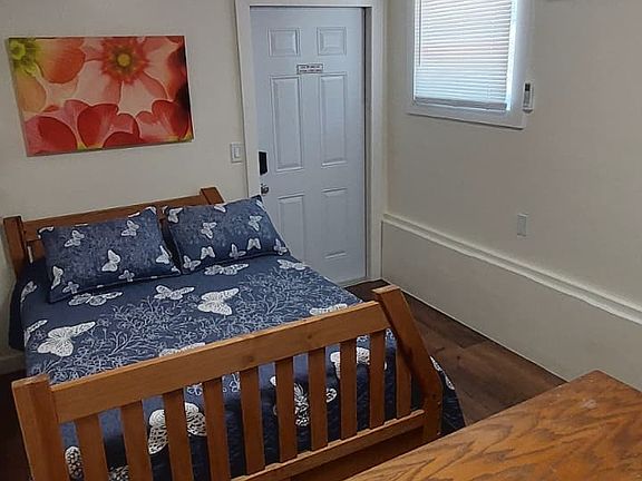 4th image of 4313 Lee Blvd #3