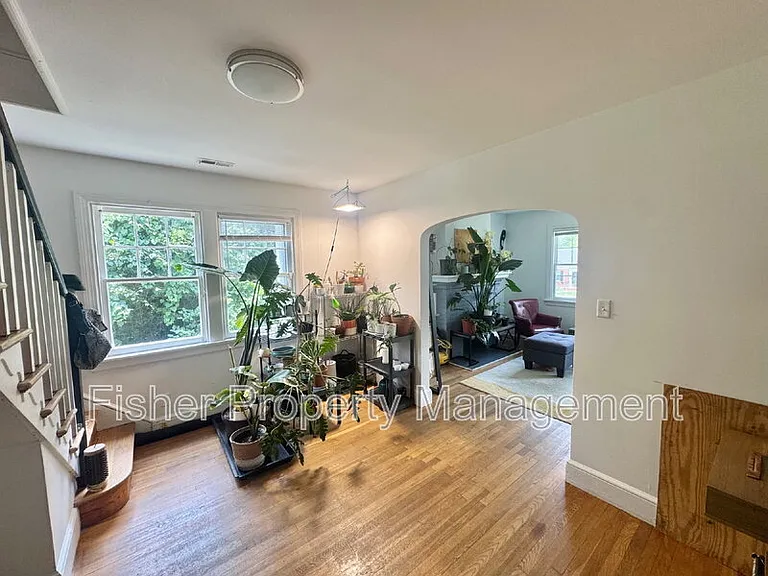 2205 Fenton St — Photo 6