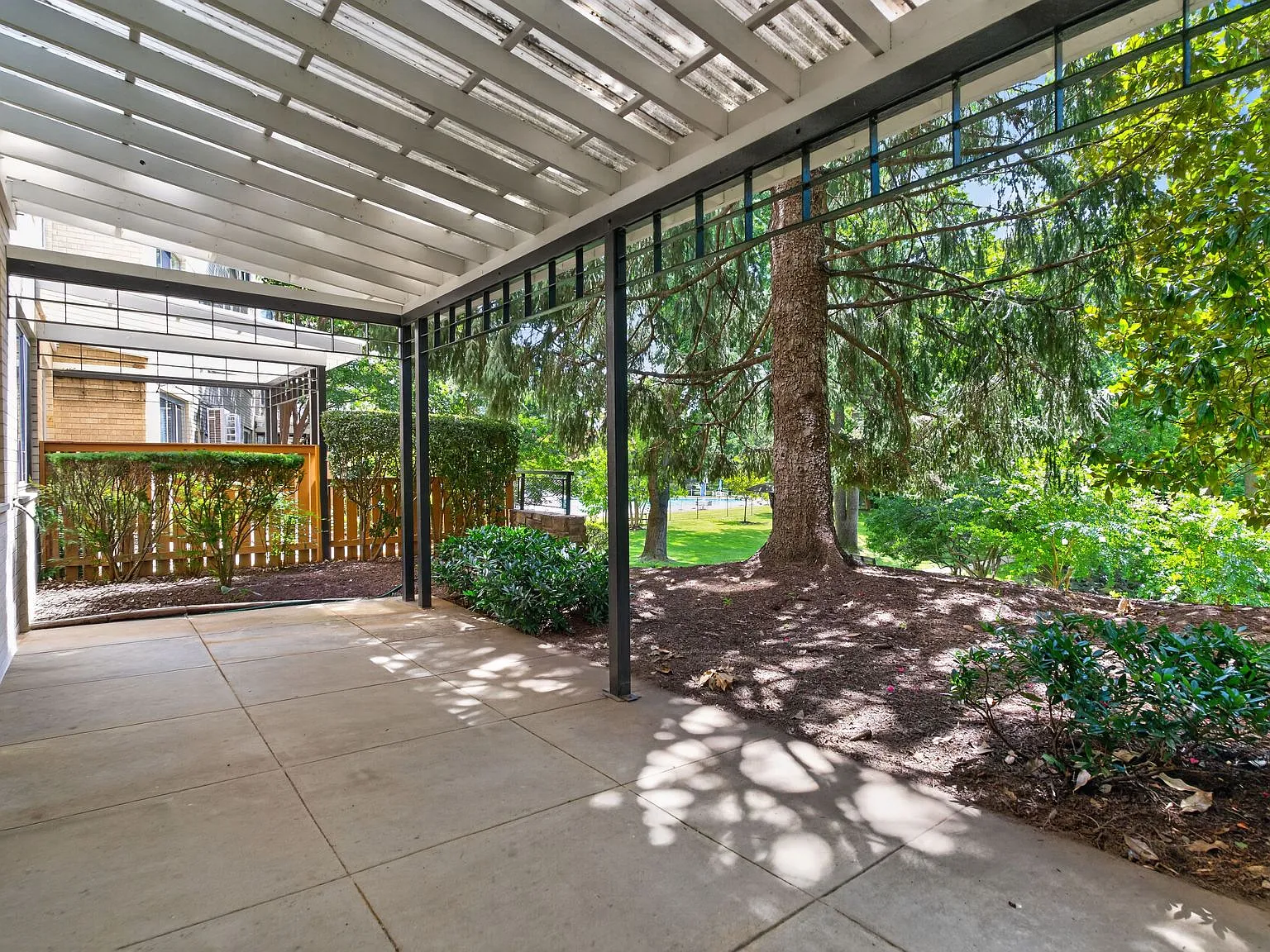 1 bed, 893 sqft, $2,250 — Photo 3