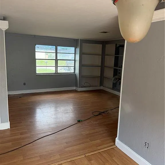 18500 Winter Haven Rd — Photo 2