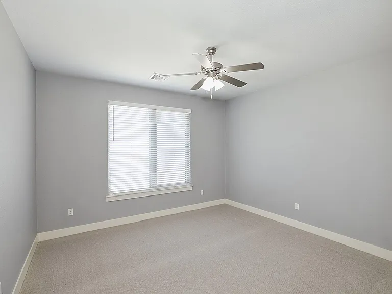 9240 Highland Springs Dr — Photo 28