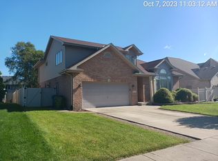 5226 W 109th St, Oak Lawn, IL 60453
