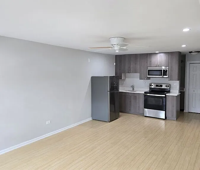 1917 W 103rd St #202 — Photo 2