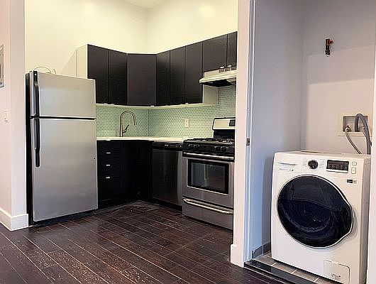 1st image of 1090 Pacific St #2