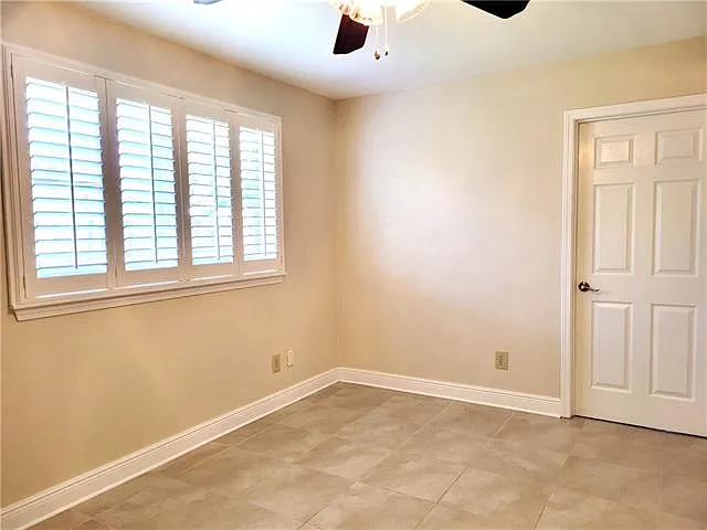 1242 Carrollton Ave — Photo 12