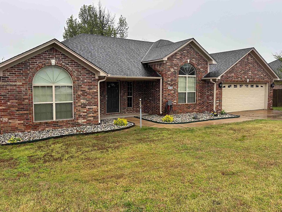 1st image of 313 Grant Dr