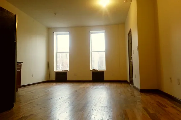 Rented by Evergreen Apartments BK | media 1