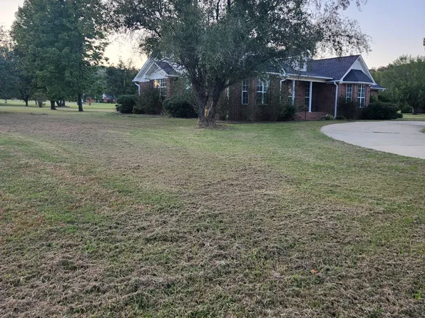 545 Walleye Dr, Russellville, AR 72802