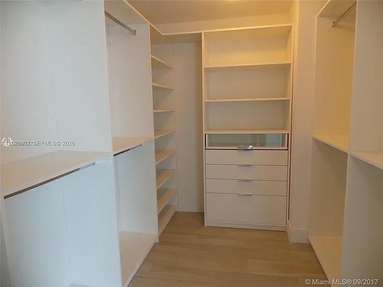 17111 N Biscayne Blvd #1703 — Photo 41