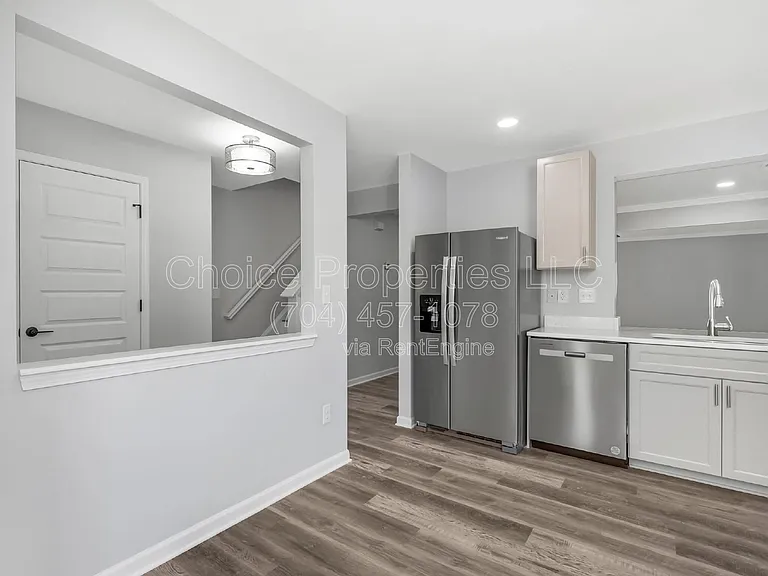 9516 Drains Bay Ct — Photo 6