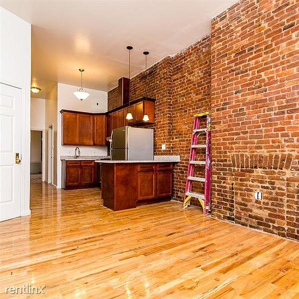 736_Leonard_Street__1L