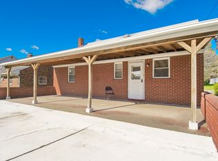 929 Easton Rd, Hellertown, PA 18055