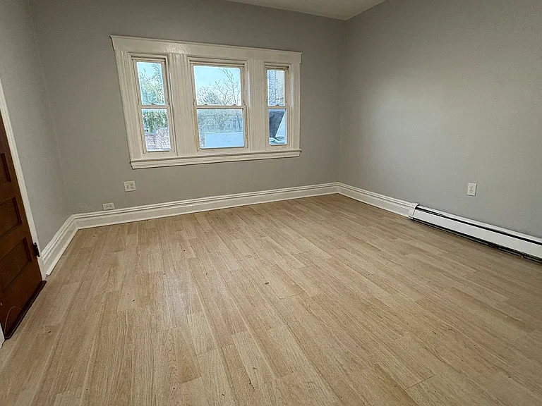 144 N 12th St #3L — Photo 3