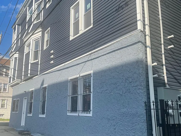 155 19th Ave — Photo 7