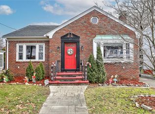 17 Jastram St, Providence, RI 02908