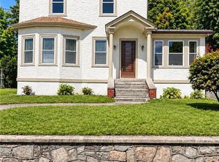 97 Clyde St, West Warwick, RI 02893