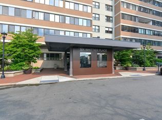 6 Whittier Pl APT 3F, Boston, MA 02114