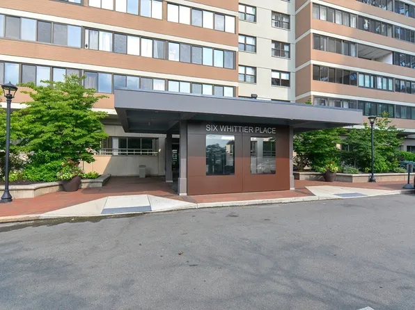 6 Whittier Pl APT 3F, Boston, MA 02114