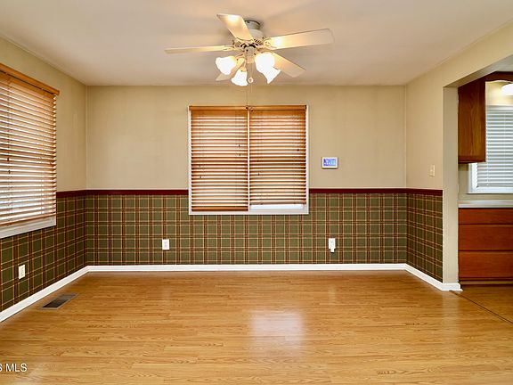 3rd image of 1532 Gould Rd