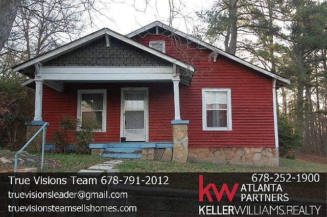 2nd image of 921 4th St
