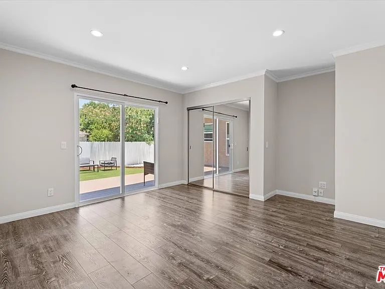 18725 Martha St — Photo 22