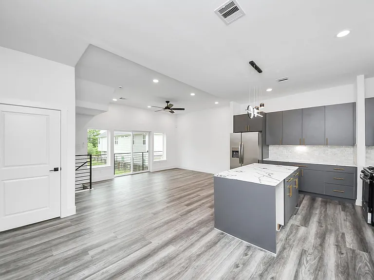 2709 Dennis St — Photo 22