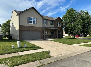 11154 Schoolhouse Rd, Fishers, IN 46037