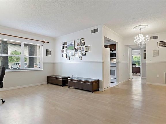 5th image of 6360 1st St N APT 104