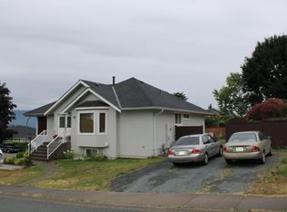 36381 Country Pl, Abbotsford, BC V3G 1M2