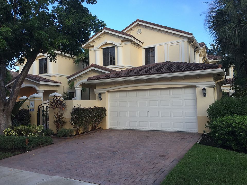 1st image of 1609 Passion Vine Cir #124