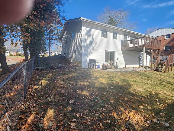 5th image of 1635 W Main St